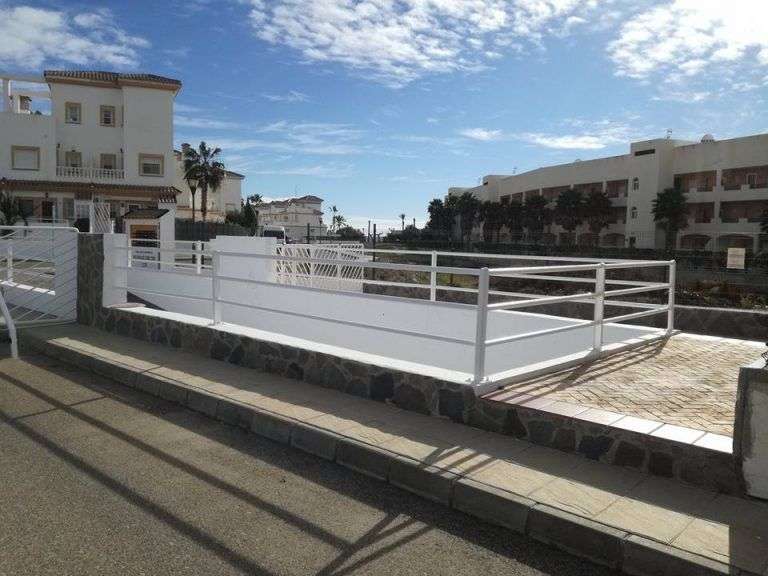 Esmaltado de hierro en blanco y Revestimiento de fachada - Pinturas el